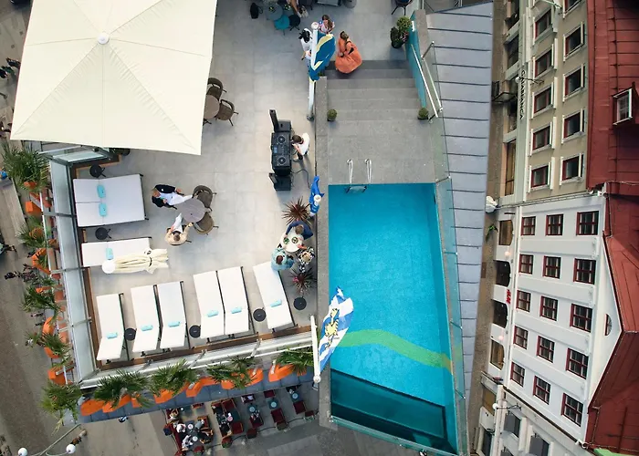 Avalon Hotel