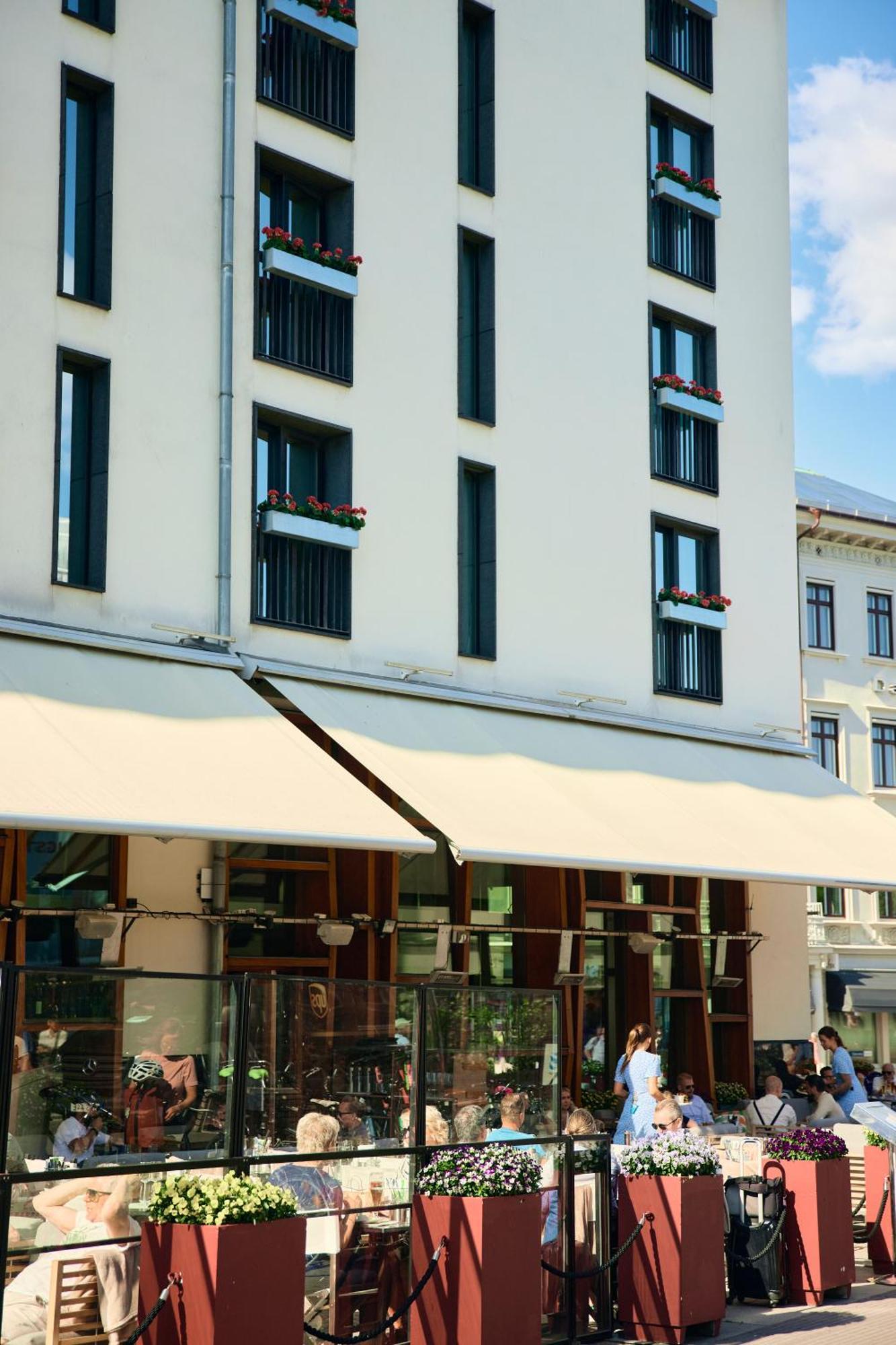 Avalon Hotel